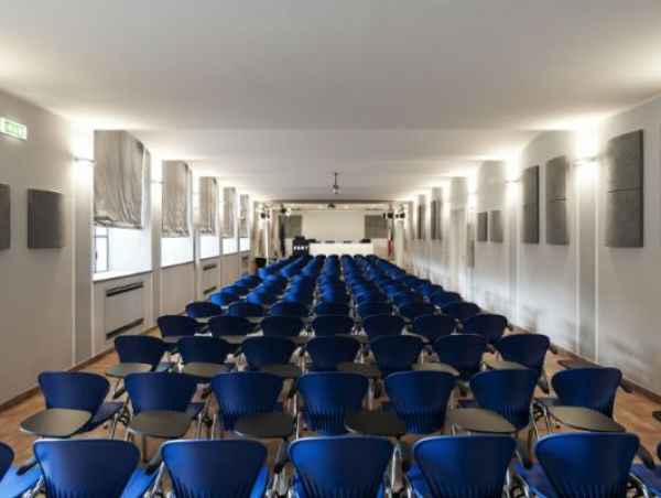 Affitta sale meeting di Centro Italiano Di Studi Superiori Per La Formazione E L'aggiornamento In Giornalismo Radiotelevisivo a Perugia
