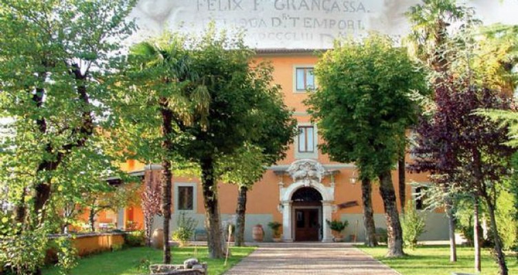 Villa GrancassaSan Donato Val di Comino